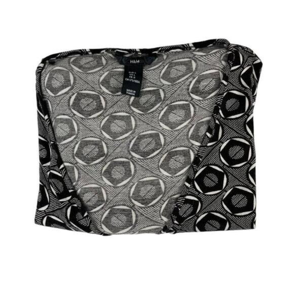 H&M Blouse Top Womens Large Black Geometric Print Crossover V Neck Y2K Pullover - Picture 10 of 10
